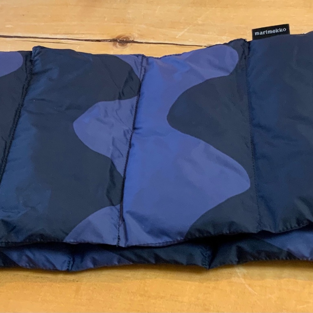 Uniqlo Marimekko designed quilted neck scarf